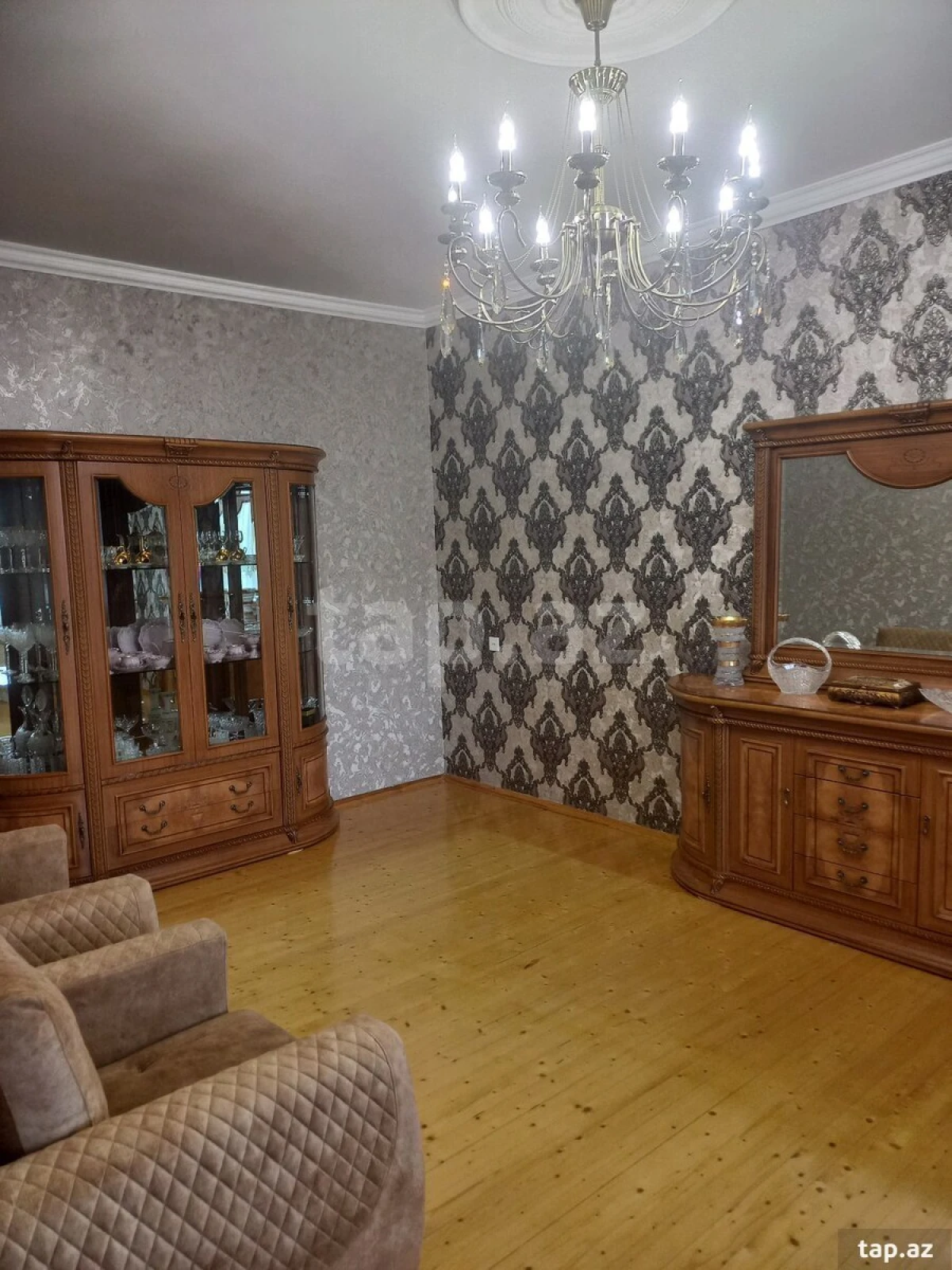 Satılır 8 otaqlı həyət evi 140 m²