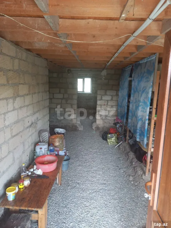 Satılır 8 otaqlı həyət evi 140 m²