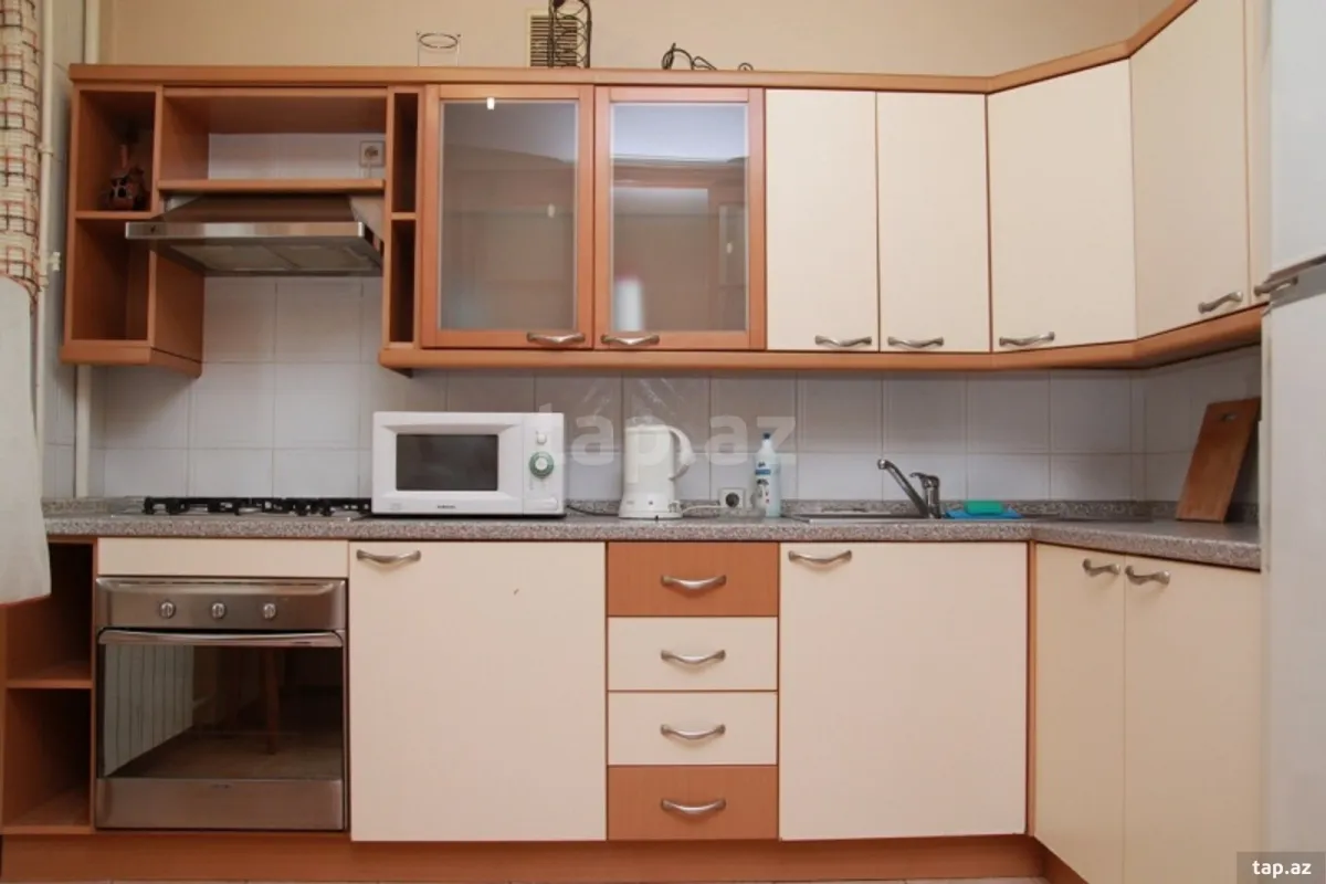 Kirayə verilir 2 otaqlı mənzil 65 m²