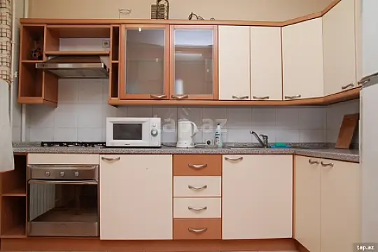 Kirayə verilir 2 otaqlı mənzil 65 m²