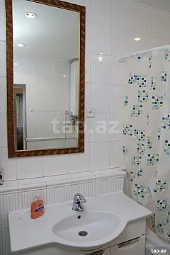 Kirayə verilir 2 otaqlı mənzil 65 m²