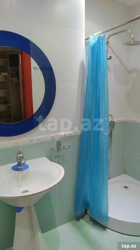 Kirayə verilir 3 otaqlı yeni tikili 145 m²