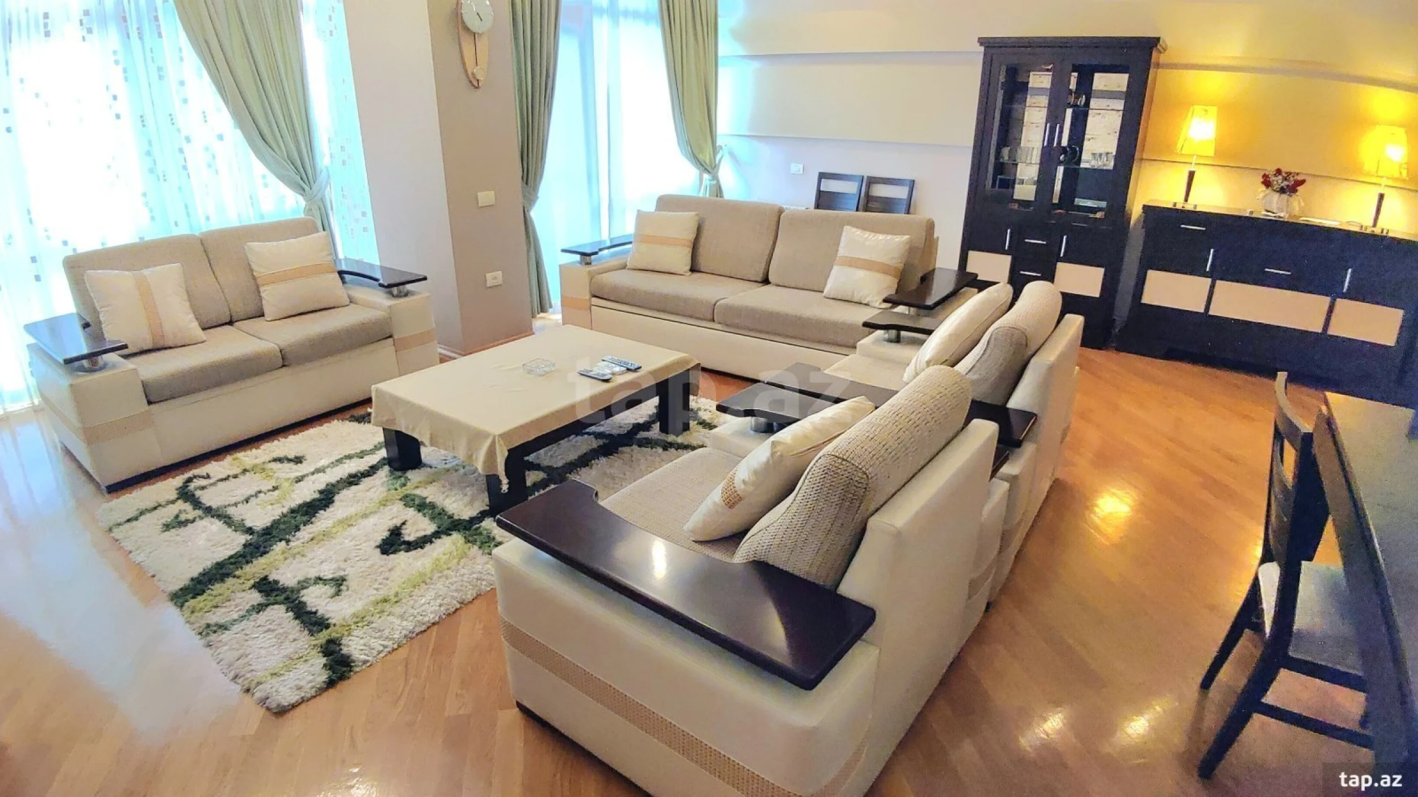 Kirayə verilir 3 otaqlı yeni tikili 145 m²