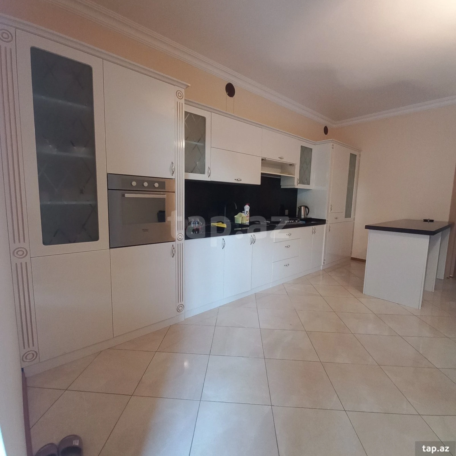 Satılır 6 otaqlı həyət evi