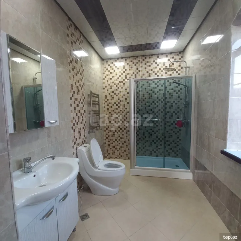 Satılır 6 otaqlı həyət evi