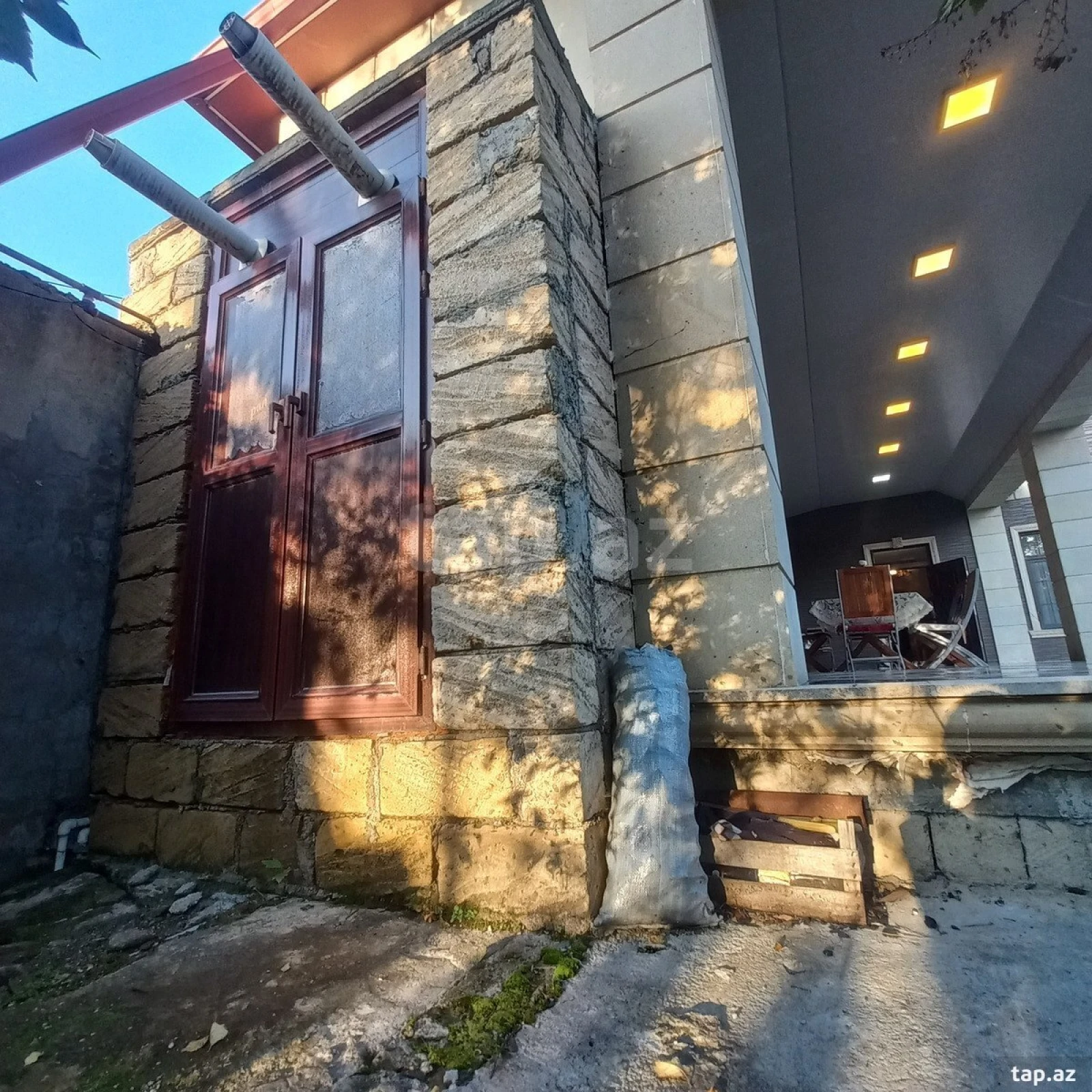 Satılır 6 otaqlı həyət evi