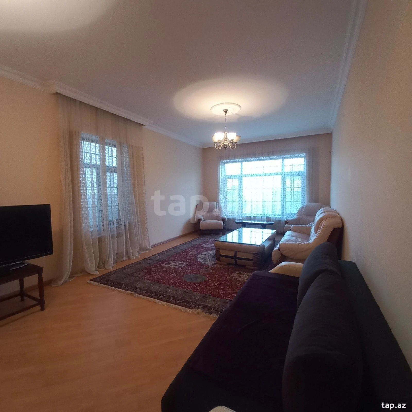 Satılır 6 otaqlı həyət evi