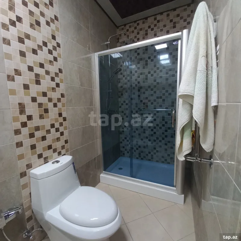 Satılır 6 otaqlı həyət evi