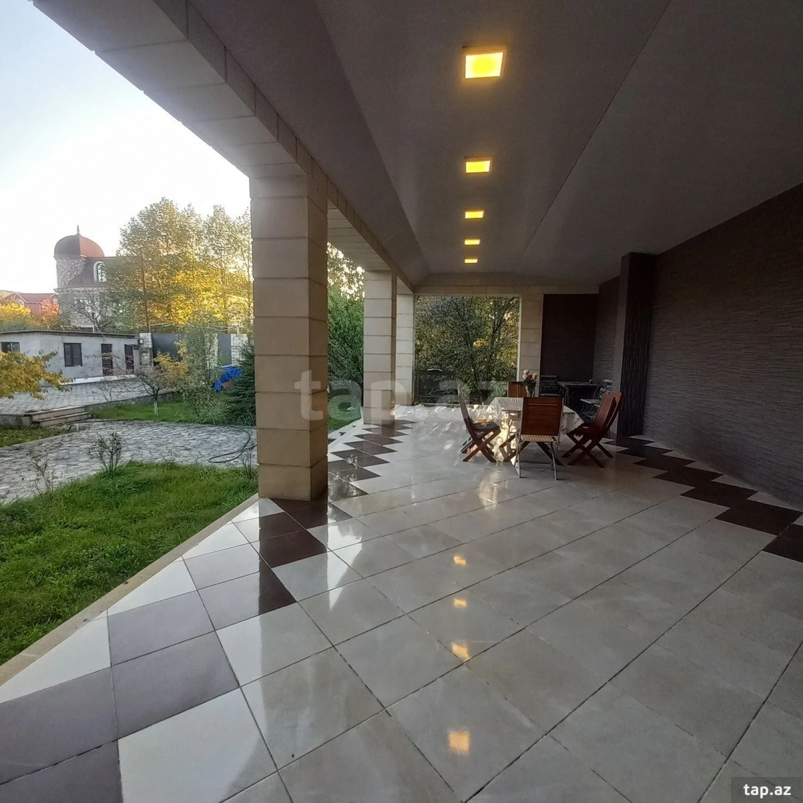 Satılır 6 otaqlı həyət evi