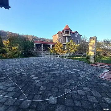 Satılır 6 otaqlı həyət evi