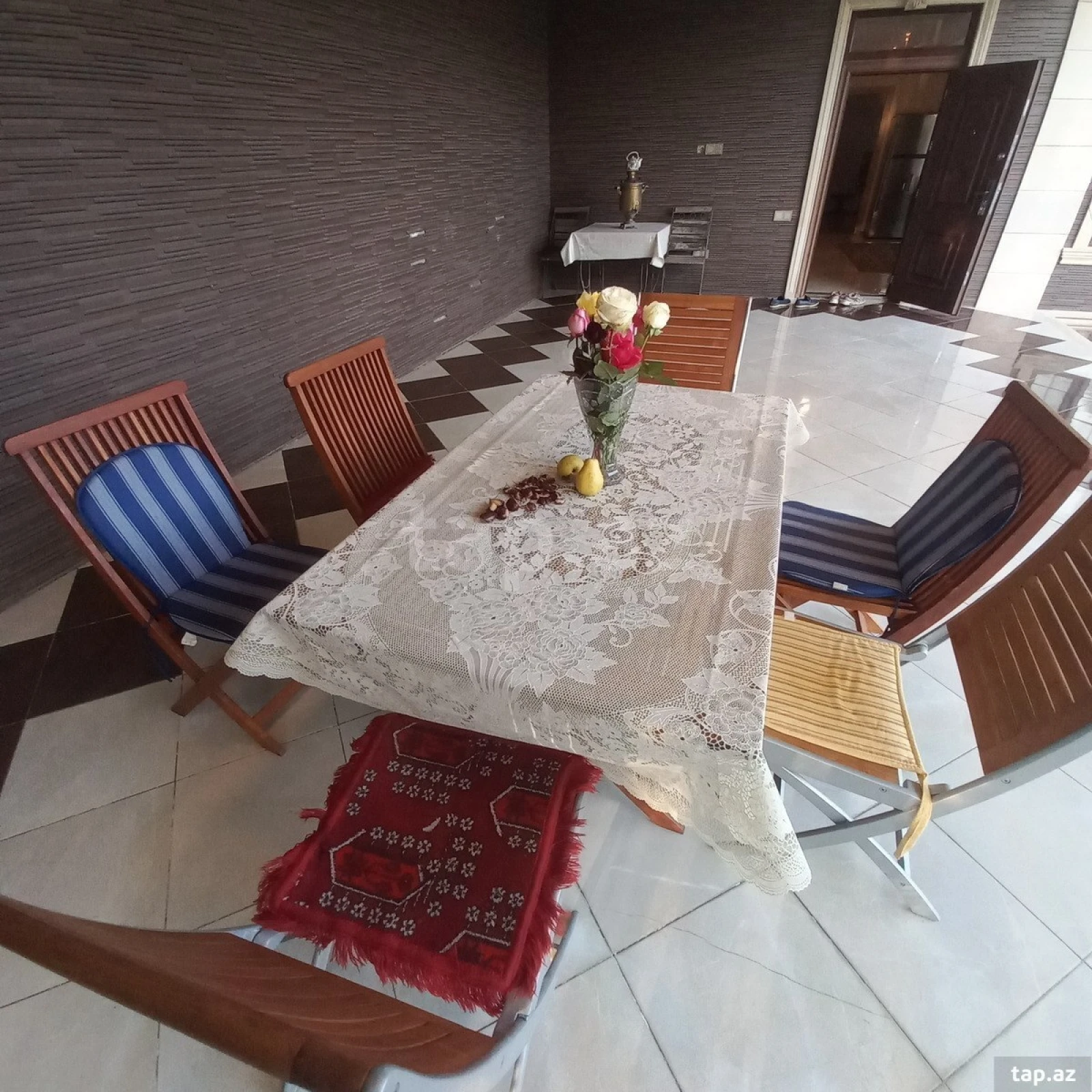 Satılır 6 otaqlı həyət evi