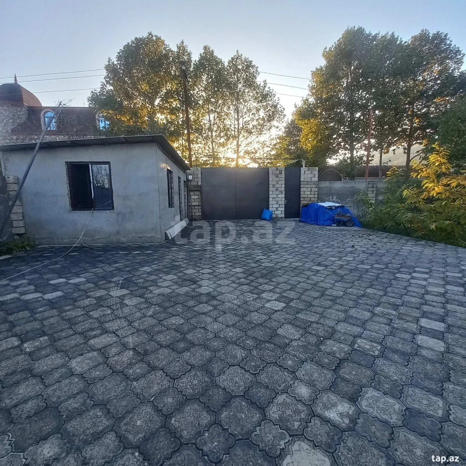 Satılır 6 otaqlı həyət evi