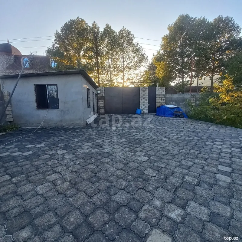 Satılır 6 otaqlı həyət evi