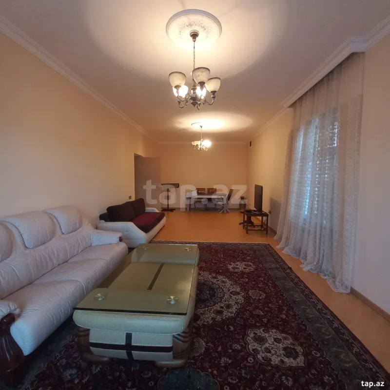 Satılır 6 otaqlı həyət evi