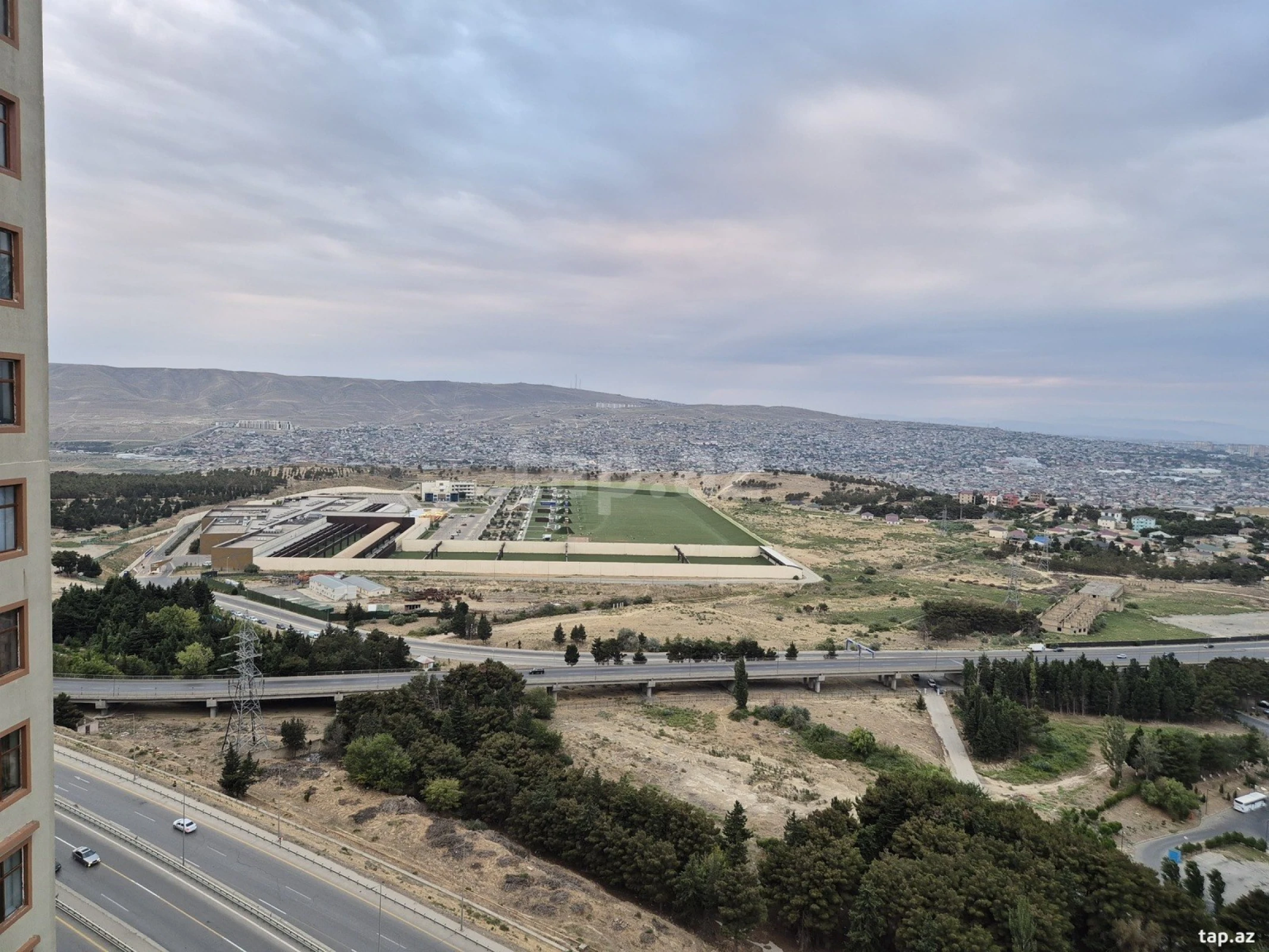 Satılır 3 otaqlı yeni tikili 115 m²