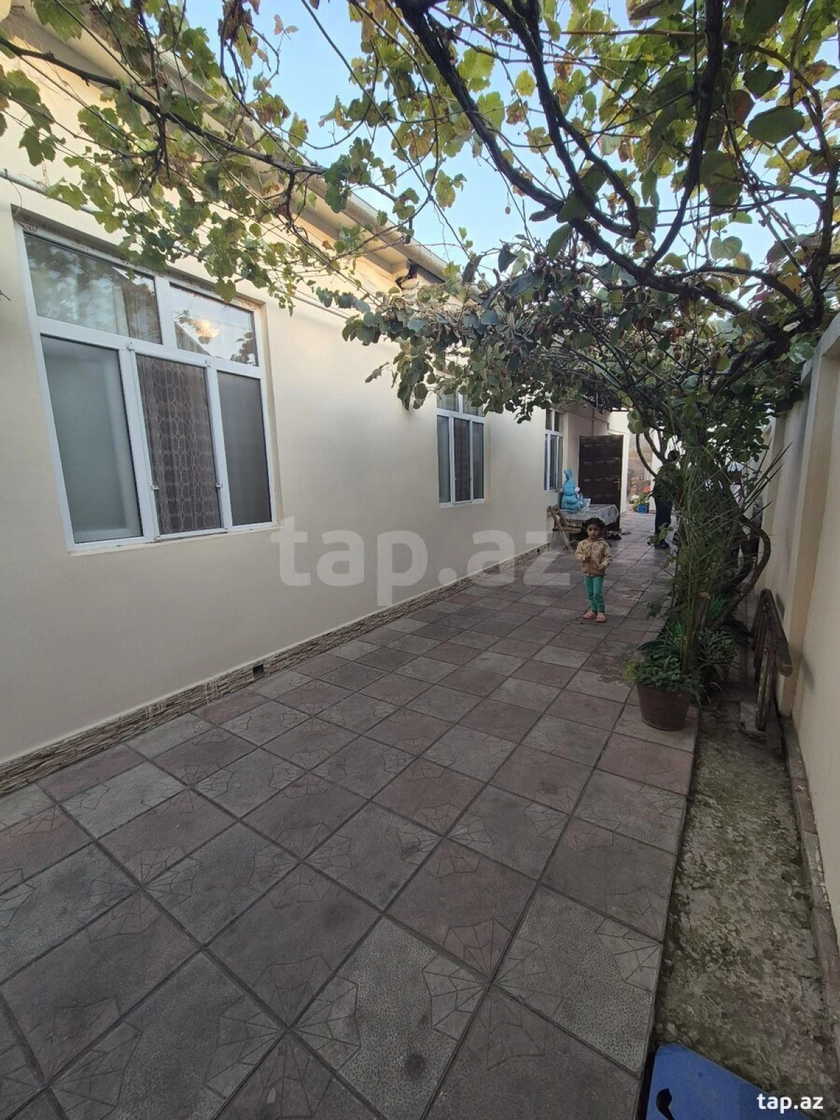 Satılır 4 otaqlı həyət evi