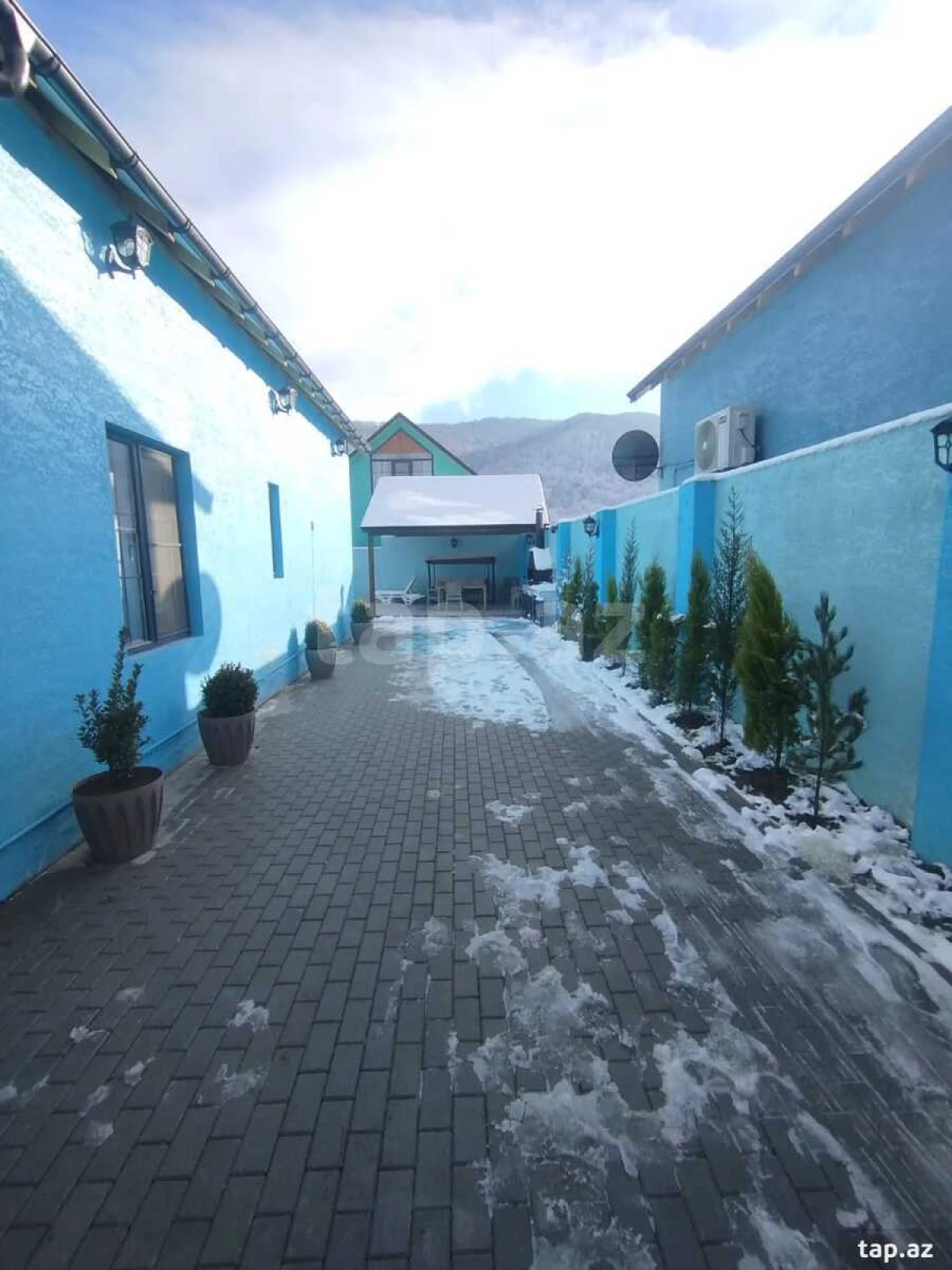 Kirayə verilir 3 otaqlı həyət evi