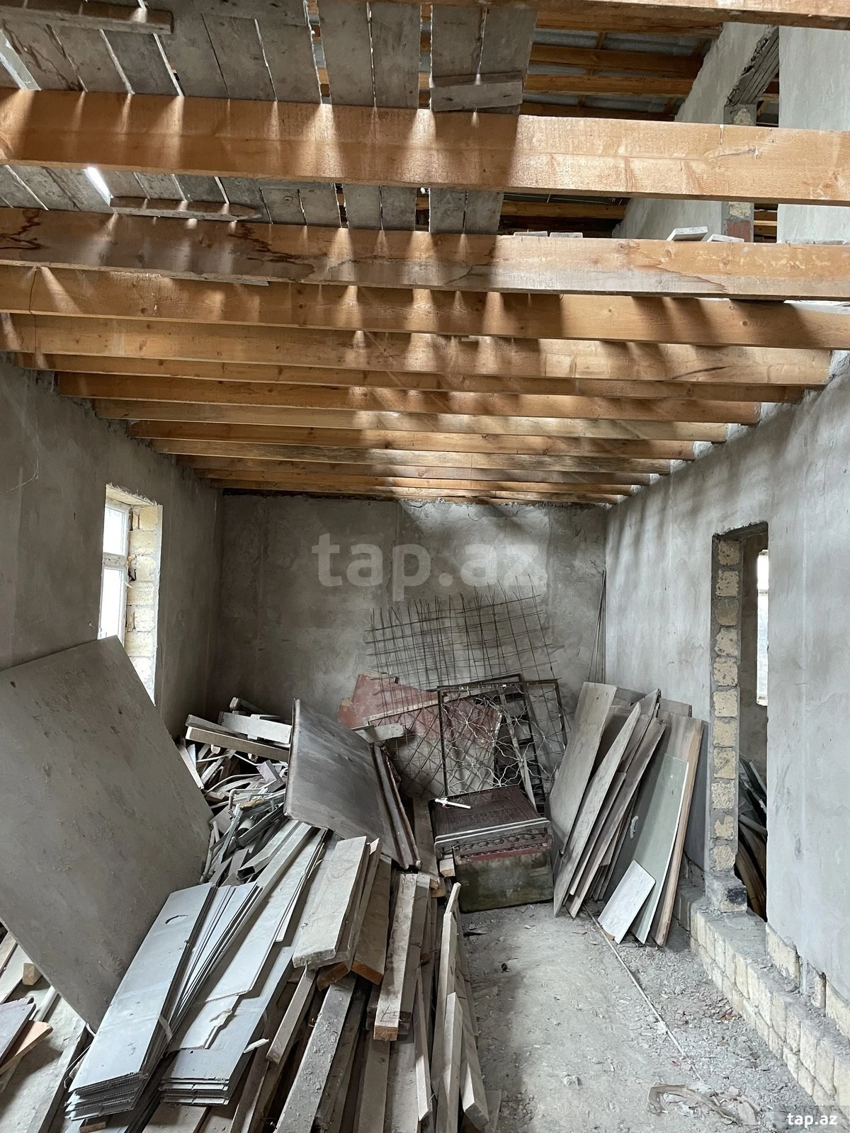 Satılır 5 otaqlı həyət evi