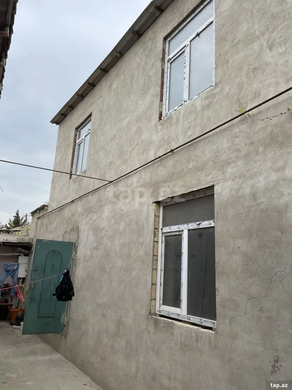 Satılır 5 otaqlı həyət evi