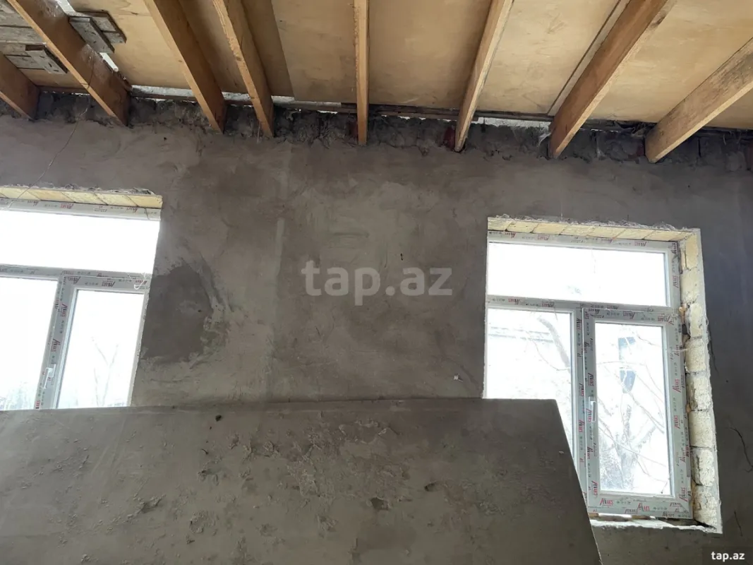 Satılır 5 otaqlı həyət evi