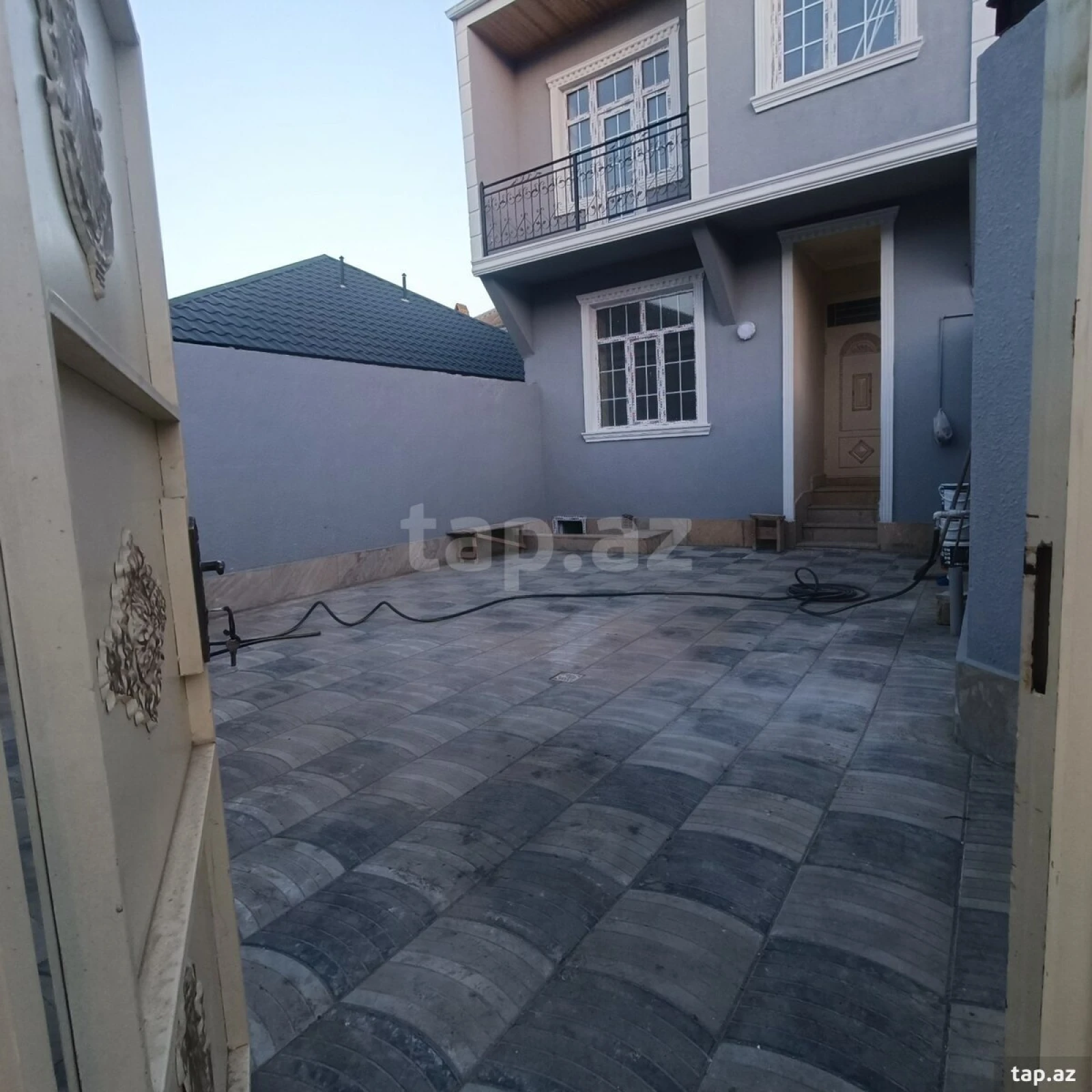 Satılır 4 otaqlı həyət evi