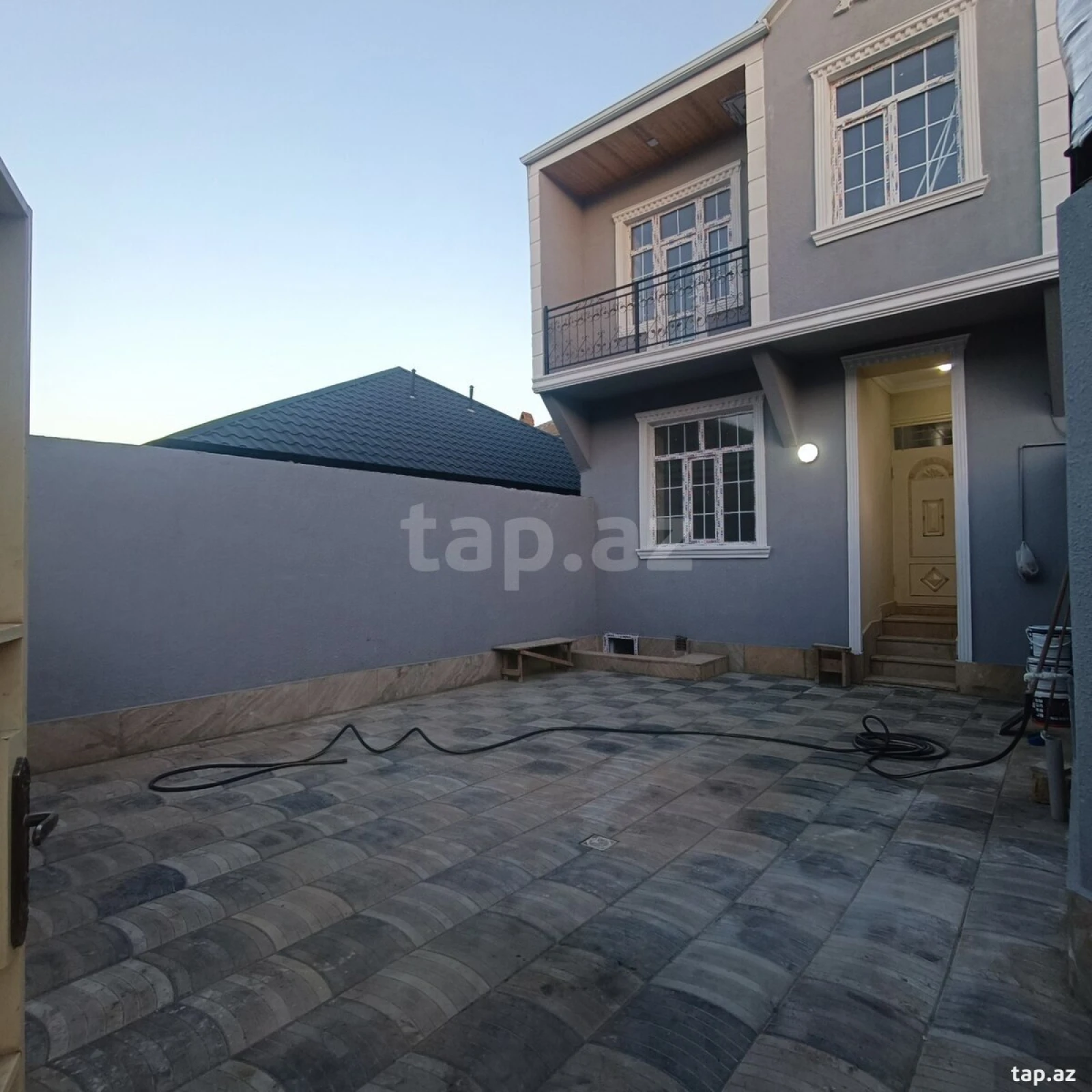 Satılır 4 otaqlı həyət evi