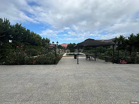 Satılır 5 otaqlı həyət evi