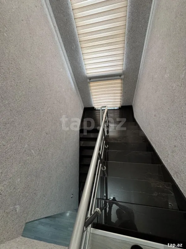 Satılır 5 otaqlı həyət evi