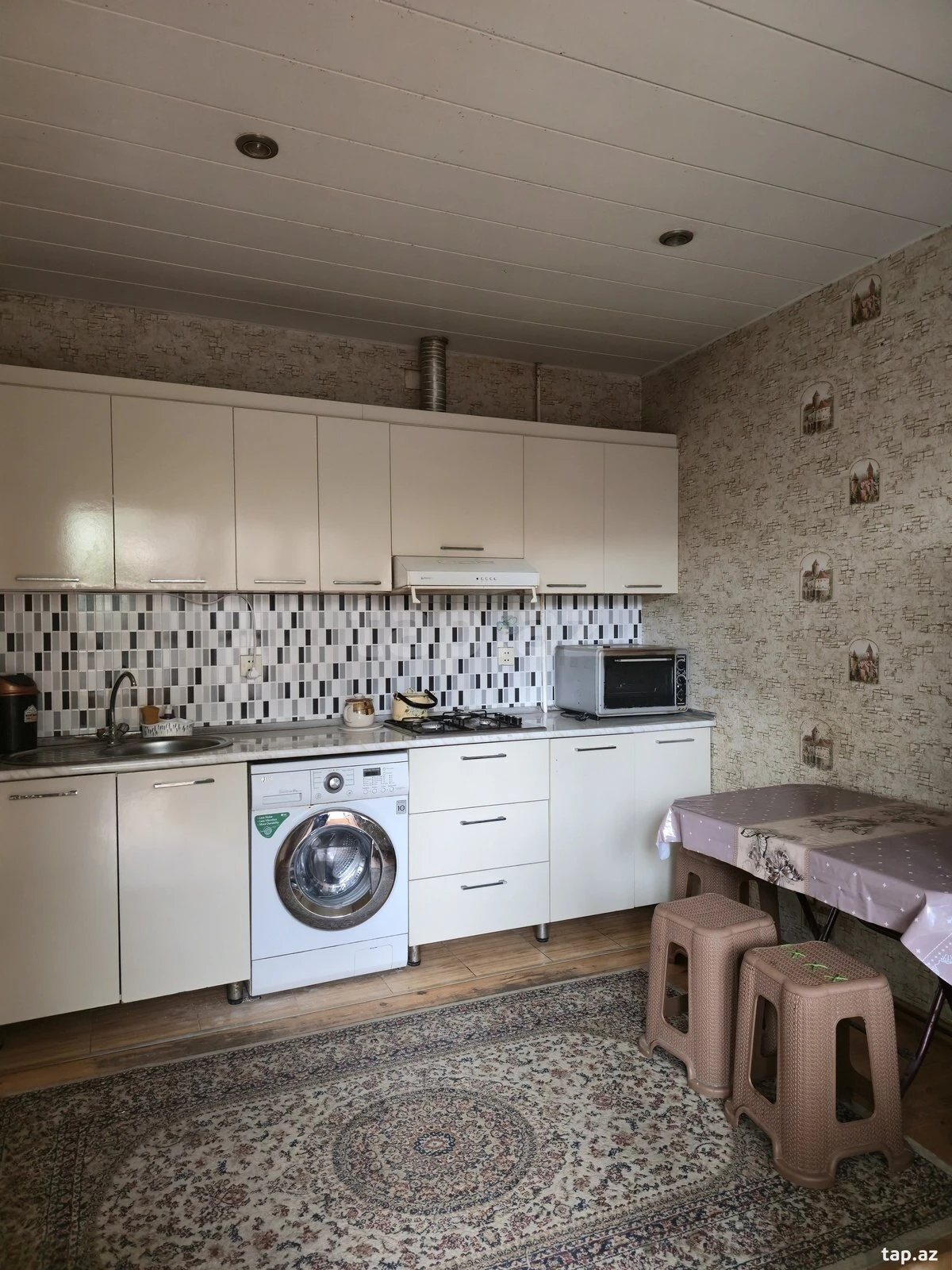 Kirayə verilir 3 otaqlı həyət evi