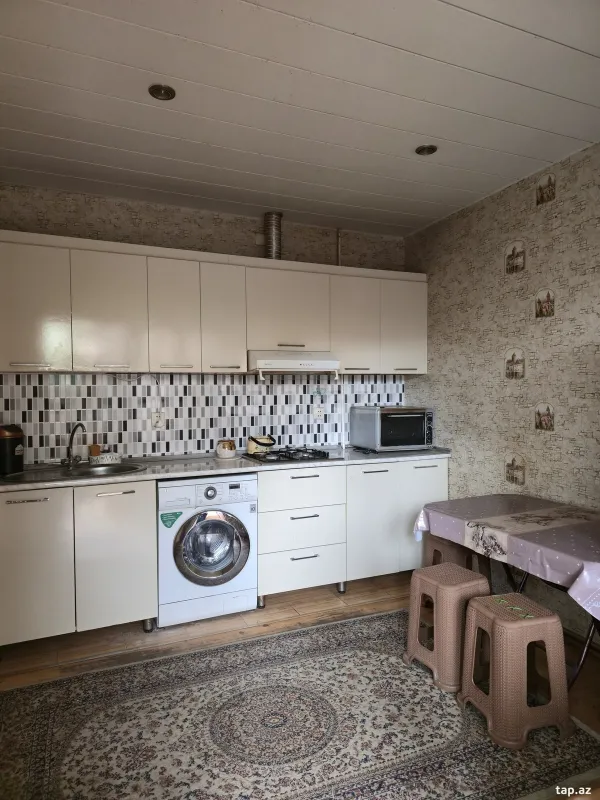 Kirayə verilir 3 otaqlı həyət evi