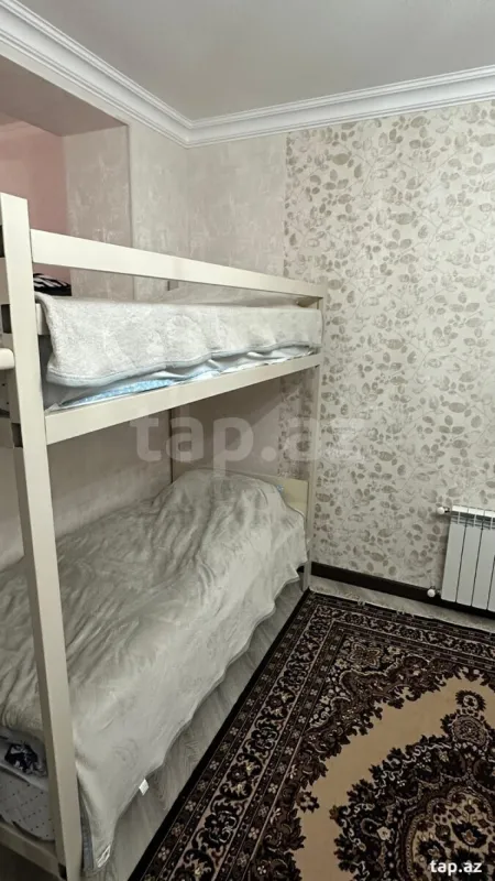 Kirayə verilir 5 otaqlı həyət evi