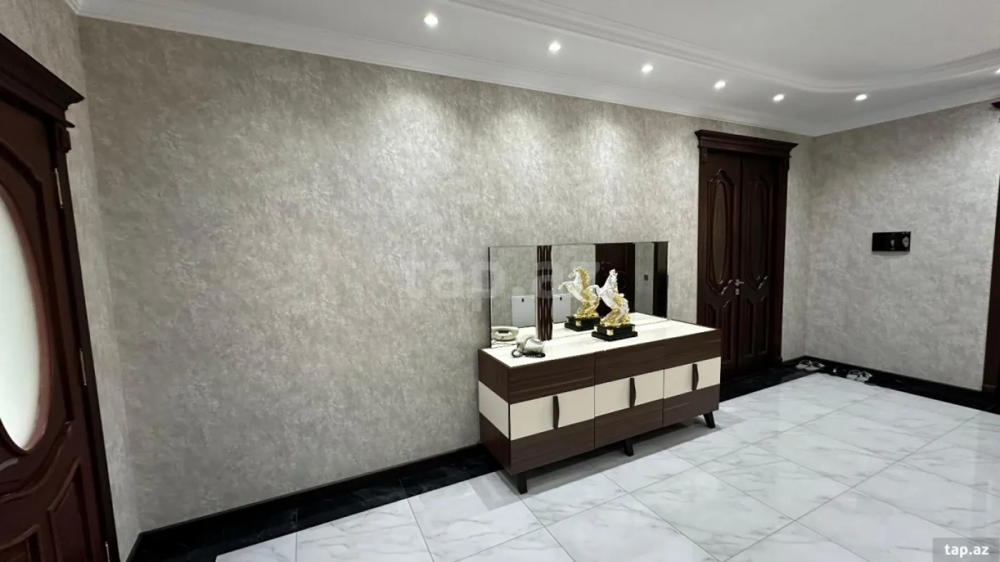 Kirayə verilir 5 otaqlı həyət evi