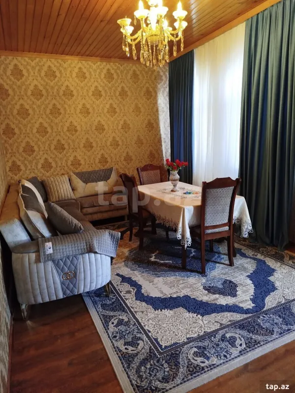 Satılır 6 otaqlı həyət evi