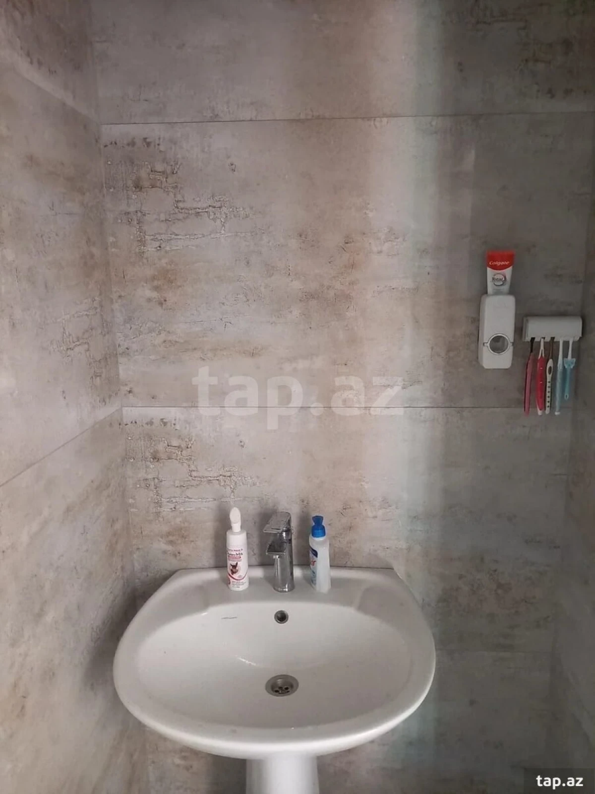 Satılır 6 otaqlı həyət evi