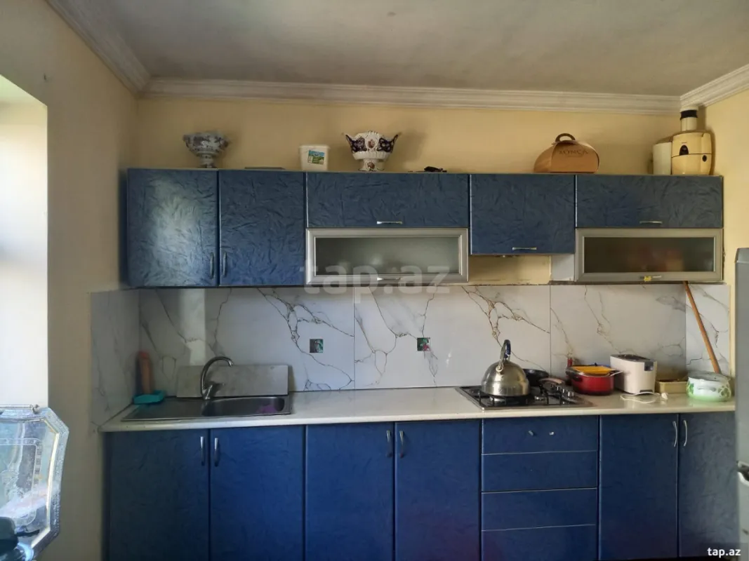 Satılır 6 otaqlı həyət evi