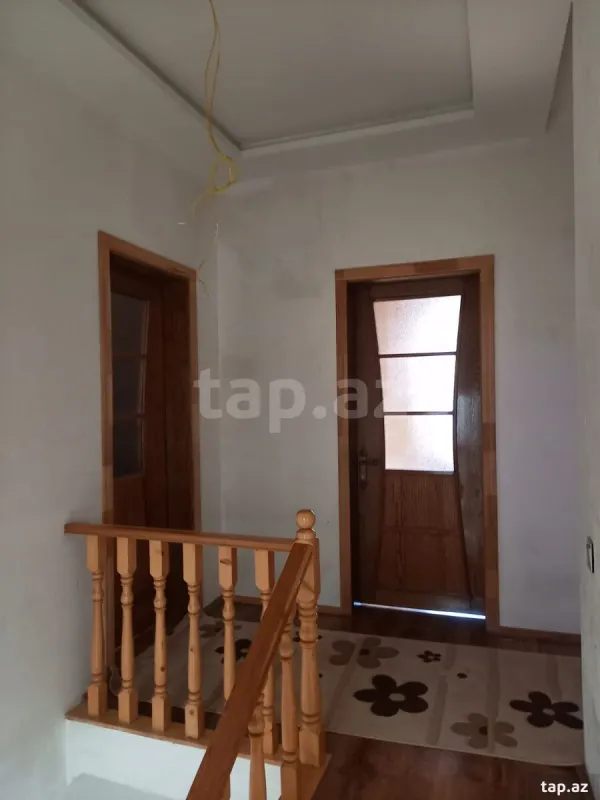 Satılır 6 otaqlı həyət evi