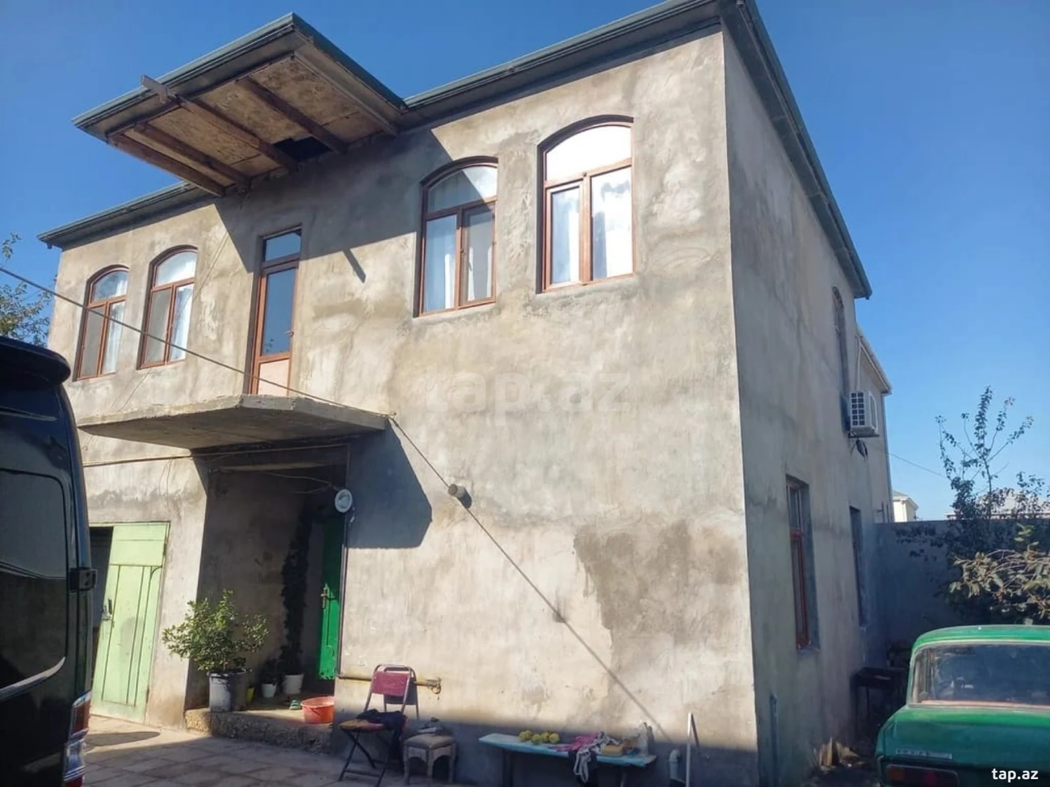 Satılır 6 otaqlı həyət evi