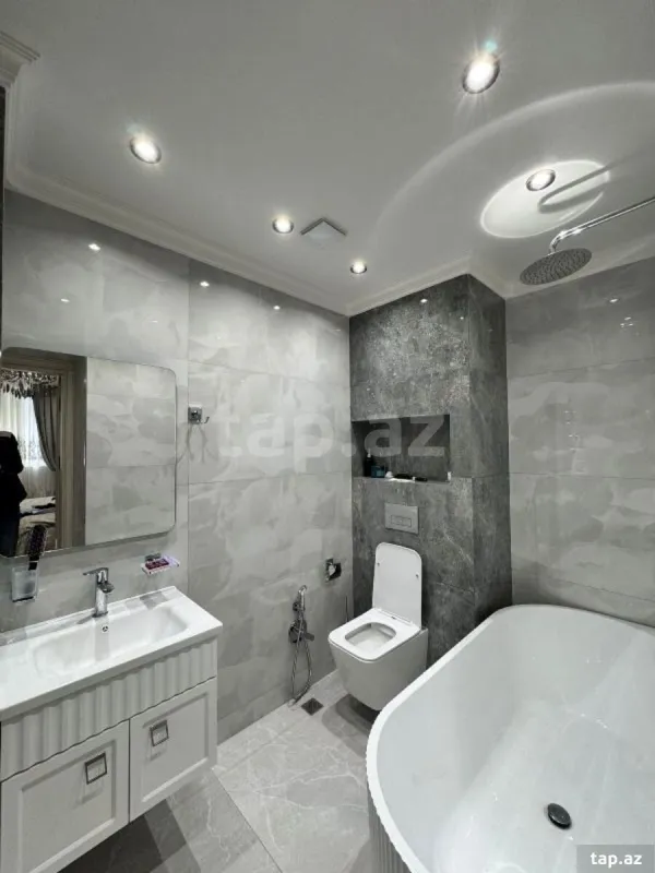 Satılır 3 otaqlı yeni tikili 153 m²