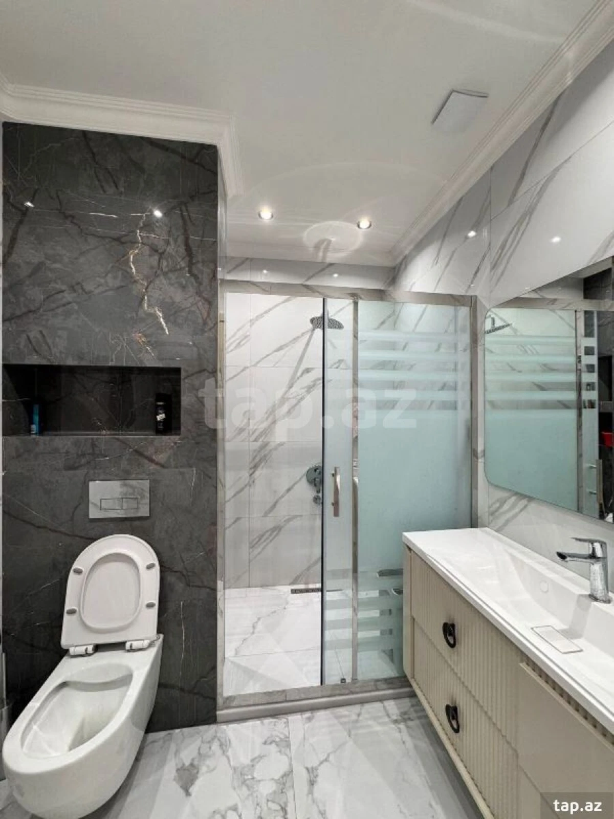 Satılır 3 otaqlı yeni tikili 153 m²