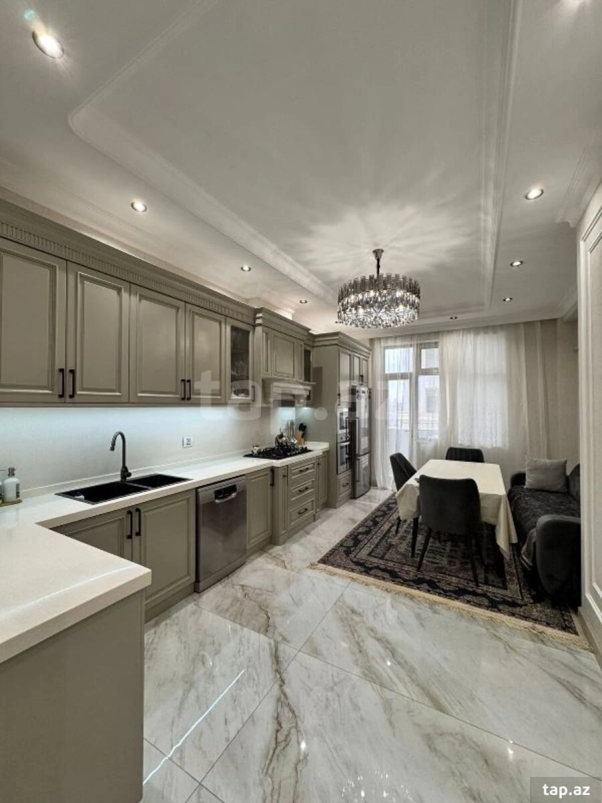 Satılır 3 otaqlı yeni tikili 153 m²