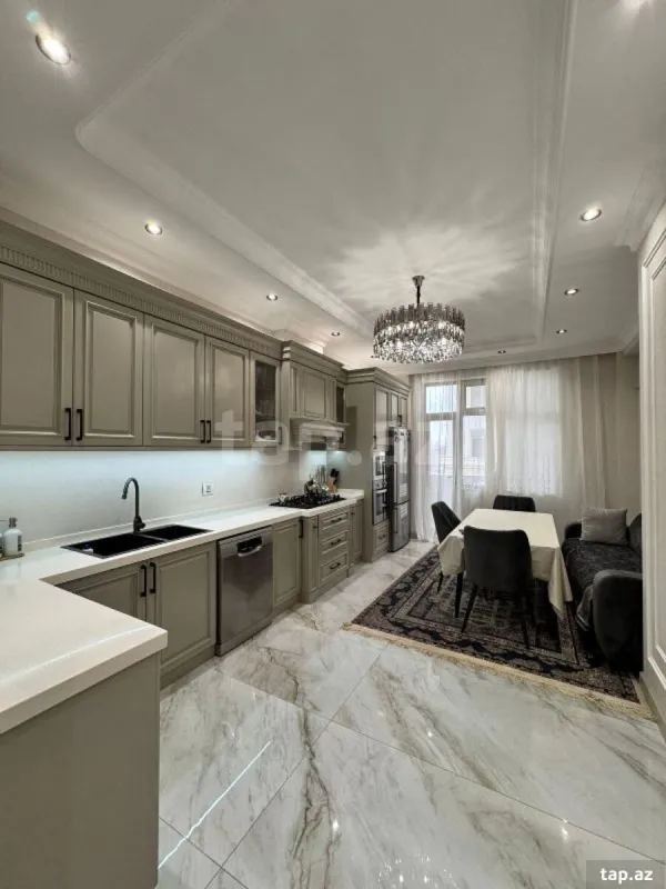 Satılır 3 otaqlı yeni tikili 153 m²