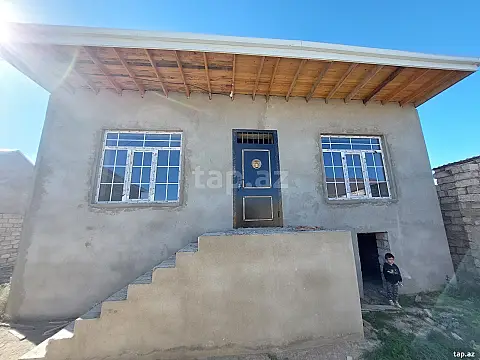 Satılır 3 otaqlı həyət evi