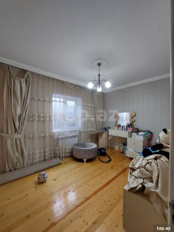 Satılır 4 otaqlı həyət evi