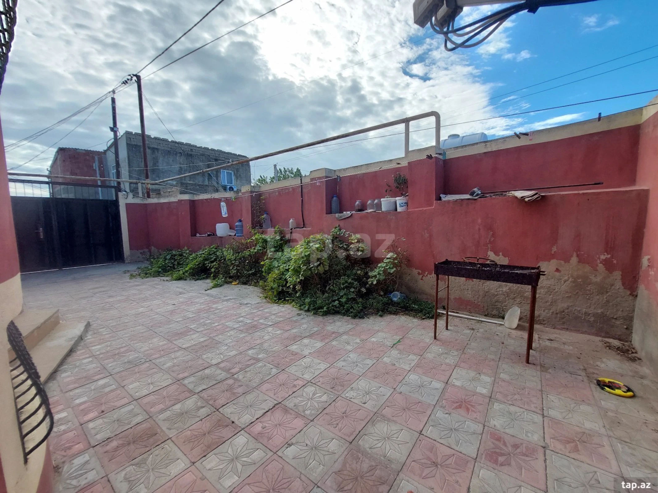 Satılır 4 otaqlı həyət evi