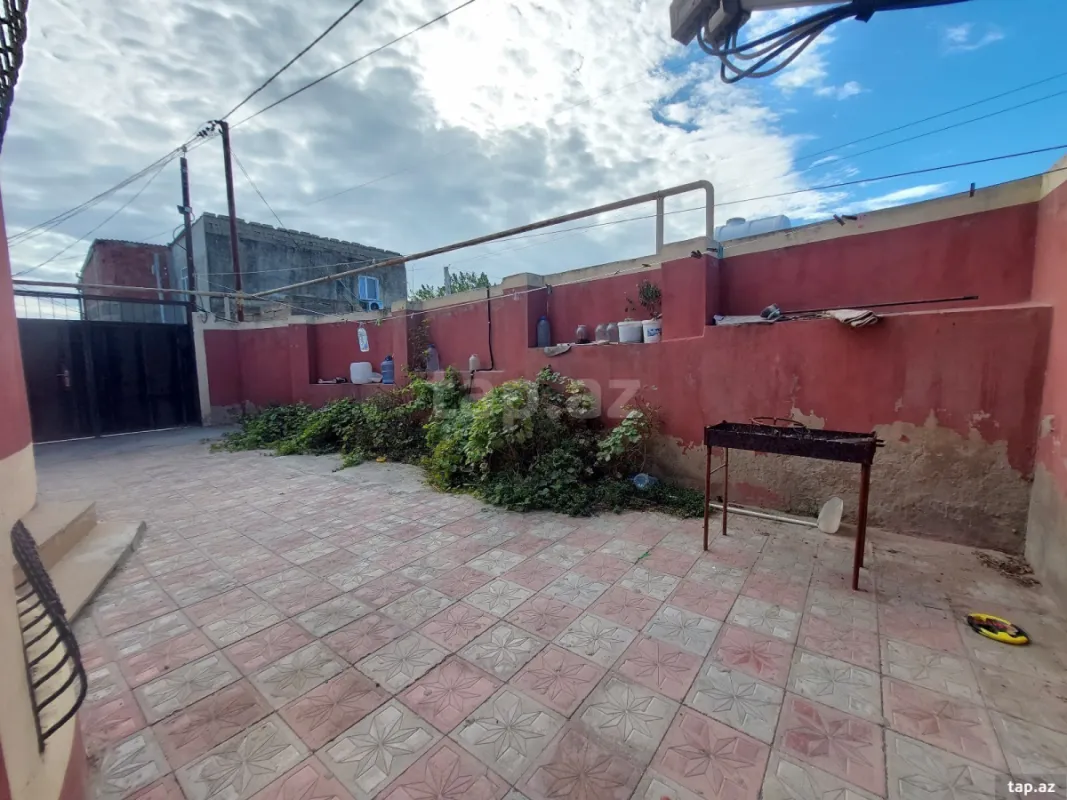 Satılır 4 otaqlı həyət evi