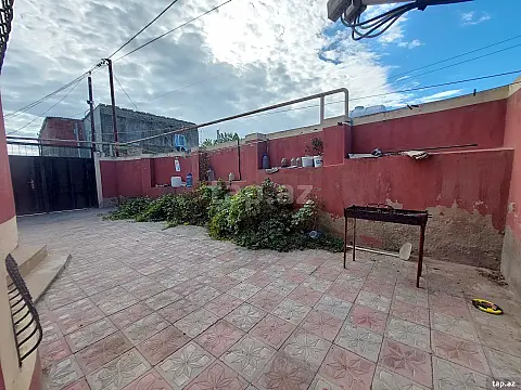 Satılır 4 otaqlı həyət evi