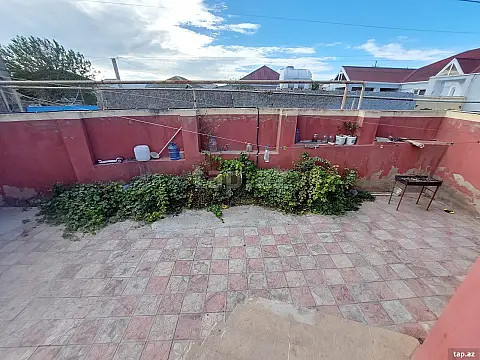 Satılır 4 otaqlı həyət evi