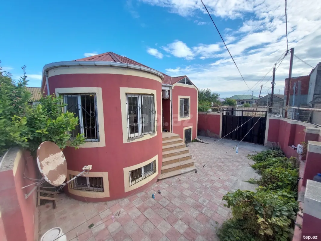 Satılır 4 otaqlı həyət evi