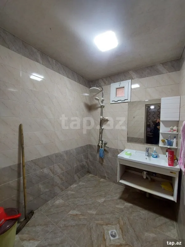 Satılır 4 otaqlı həyət evi