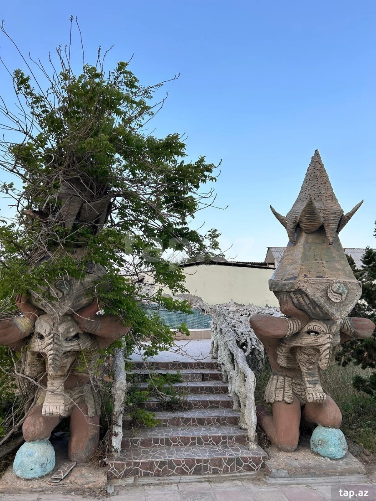 Satılır 5 otaqlı həyət evi